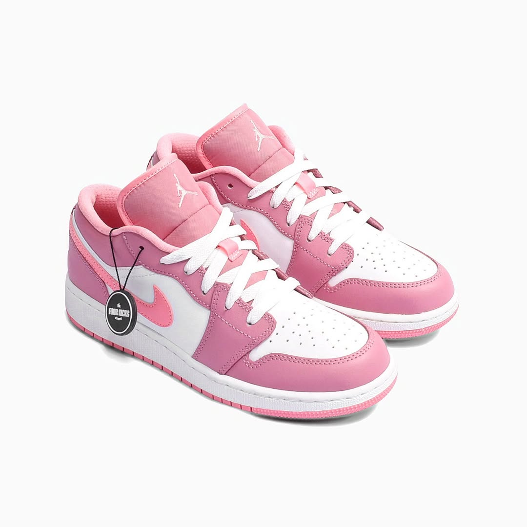 694c1210d66b4cecb2c4da3e233857ed~tplv-aphluv4xwc-origin-jpeg Nike Air Jordan 1 Low Desert Berry GS 553560 616 - Gambar 1