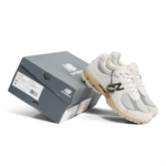New Balance 2002R Linen Rain Cloud Unisex U2002RJ - Gambar 2