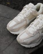 Nike Vomero 5 Beach Light Khaki Womens HQ0458 200 - Gambar 2