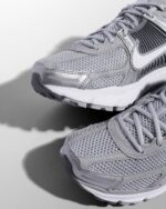 Nike Zoom Vomero 5 Cool Grey Unisex FJ4151 003 - Gambar 2