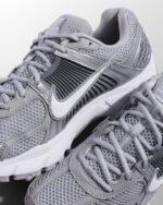 Nike Zoom Vomero 5 Cool Grey Unisex FJ4151 003 - Gambar 4