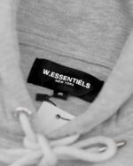 W Essentiels Hoodie Ecume Oversize Mid Logo Misty Grey - Gambar 3