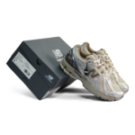 New Balance 1906 R Silver Tan Mens U1906RCP - Gambar 2