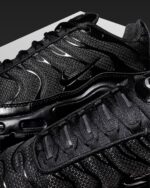 Nike Air Max TN Plus Triple Black Mens 604133 050 - Gambar 7