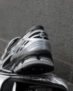 New Balance 1906L Silver Metallic Black Mens U1906LOC - Gambar 6