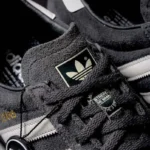 Adidas Jeans Carbon Grey One Core Black Mens CQ2768 - Image 2
