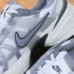 Nike V2K Run Pure Platinum Wolf Grey Womens FD0736 003 - Image 3