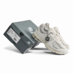 New Balance 2002 R Timberwolf Mens U2002RBE - Gambar 2