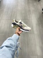 Nike Air Max 90 Light Bone Neutral Olive Unisex Adult DM0029 011 - Gambar 4