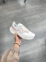 New Balance Fresh Foam Trainer Bisque Sea Salt Unisex Adult UTRNAE - Gambar 2