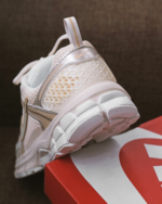 Nike Vomero 5 Chalk Sail Gs HF6998 110 - Gambar 4