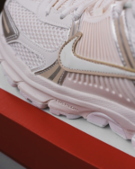 Nike Vomero 5 Chalk Sail Gs HF6998 110 - Gambar 5