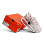 Nike Vomero 18 Silt Red Stardust Women HM6804 605 - Gambar 2