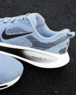 Nike Vomero 18 Wolf Grey Anthracite Unisex HQ2157 008 - Gambar 6