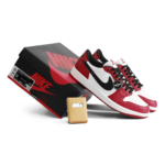 Nike Jordan 1 Retro Low OG Chicago Mens HQ6998 600 - Gambar 2