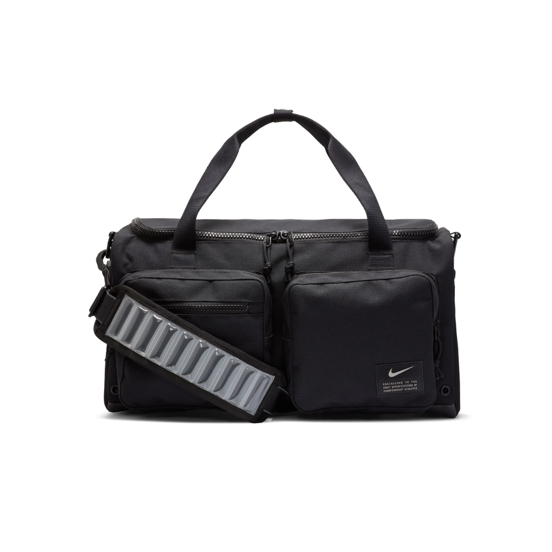 Nike Duffle Bag Training Utility Power Black CK2795-010 (6) Nike Duffle Bag Training Utility Power Black (31 L) CK2795 010 - Gambar 1